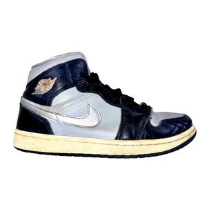 AIR JORDAN 1 MID IN GRAY/BLACK